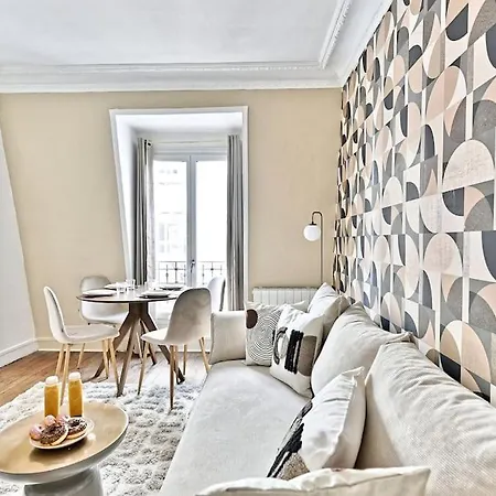 Cosy Face De Montparnasse